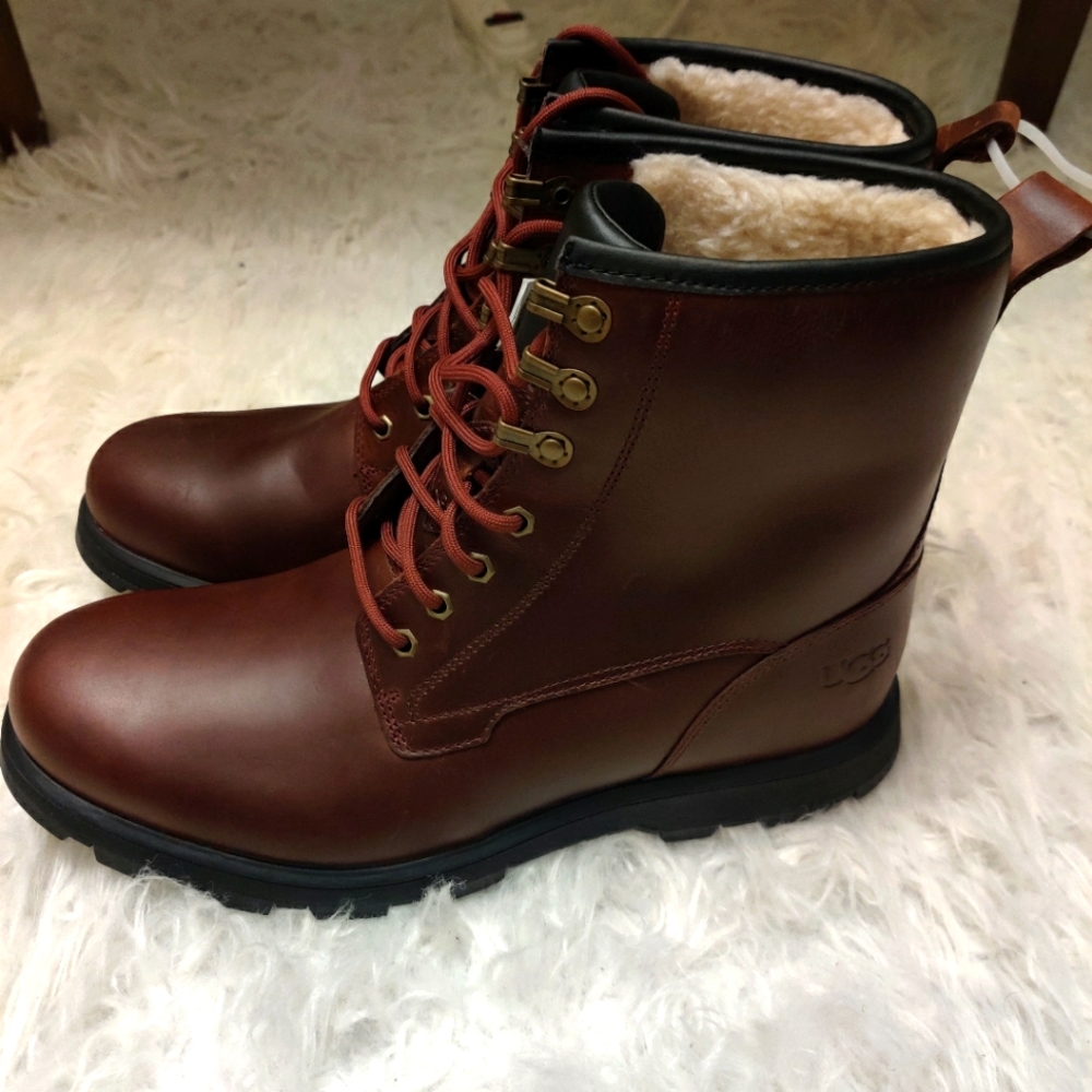 Mens Kirkson UGG Boot  New never worn-  no box or tags.